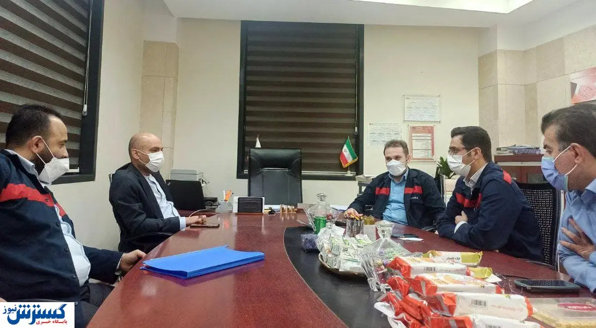تقدیر از کارکنان واحد صادرات توسط فولاد اکسین