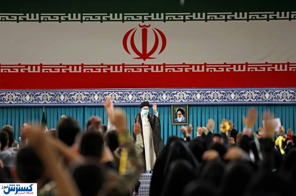 دیدار جمعی از دانش آموزان با رهبر انقلاب