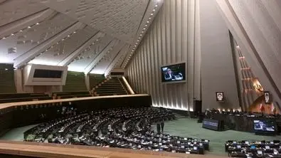 حمایت تمام قد از وزیر جنجالی؛ خطر از بیخ گوش پزشکیان گذشت
