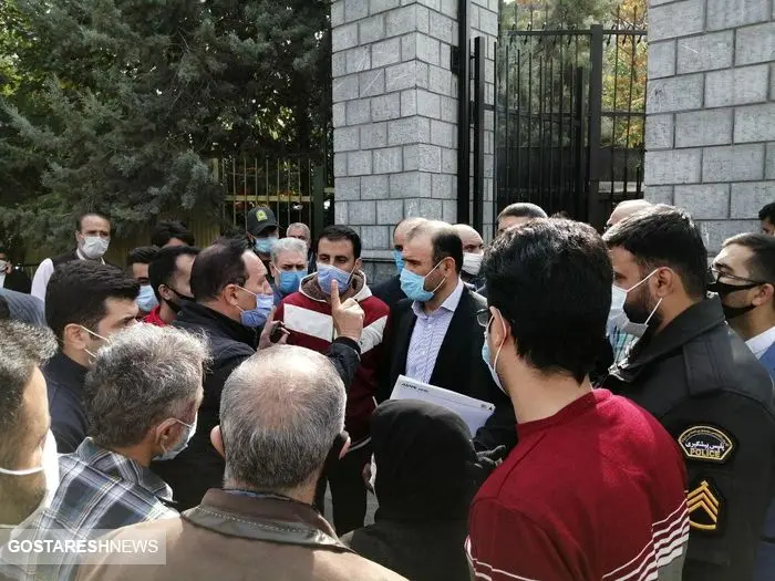 بورس بازان معترض مقابل مجلس