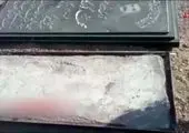 سنگ قبری در ژاپن که فیلم متوفی را پخش می کند+ عکس