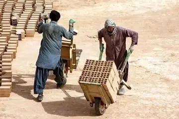 تبعات اقتصادی اخراج افغانستانی‌ها برای ایران | آماده بحران باشیم ؟