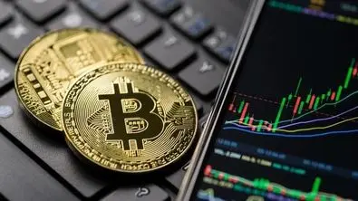 سود سرمایه‌گذاری در بورس بیشتر است یا بازار ارز دیجیتال ؟