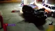 تصادف شدید خودروی شاسی بلند با یک پمپ بنزین + فیلم