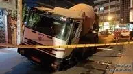 راننده بدشانس کامیون، در خیابان گیر کرد!