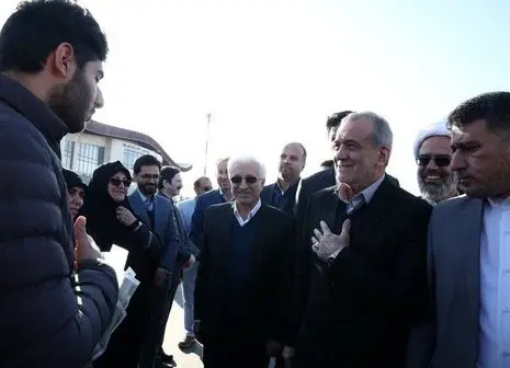 انتشار تصاویری از سید محمد خاتمی در کنار مادرش
