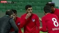 افطار بازیکنان در جریان مسابقه فوتبال! / فیلم