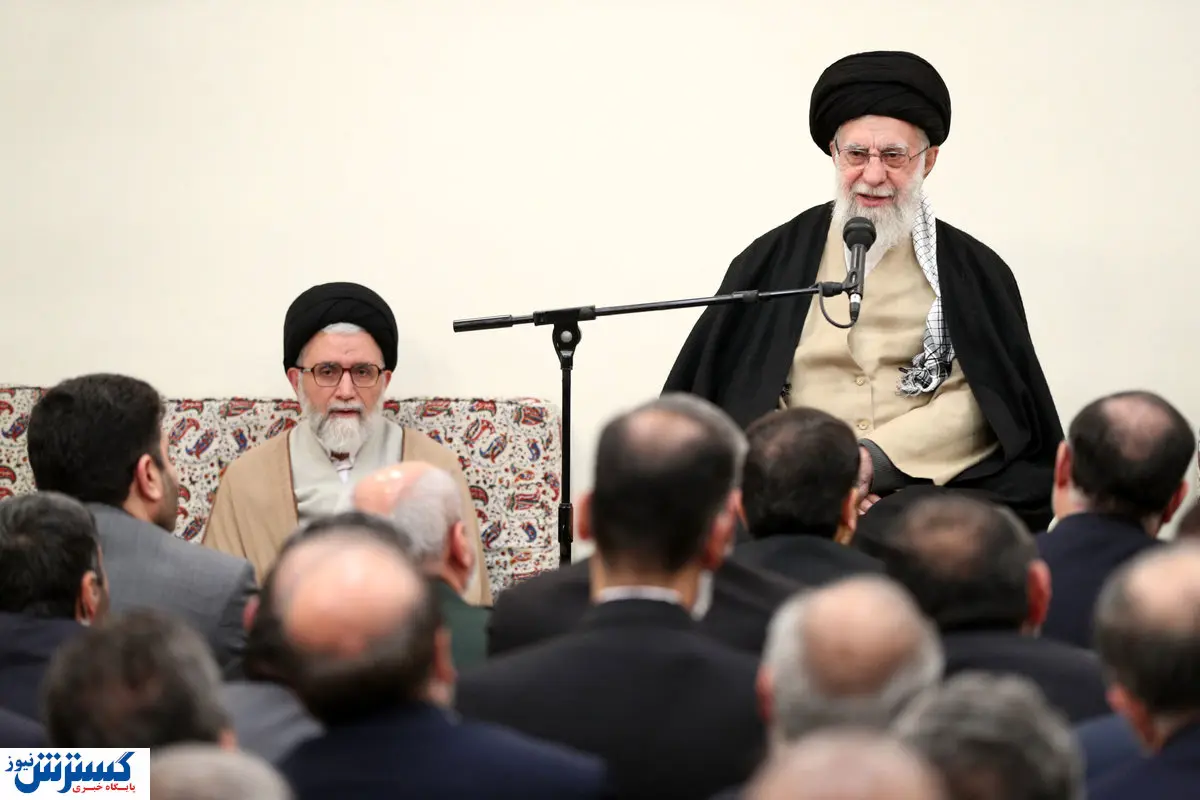 تنها راهحل مشکلات، پایبندی به مبانی انقلاب است