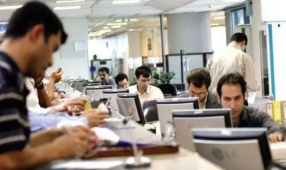 موج استعفای کارمندان به خاطر معامله در بورس