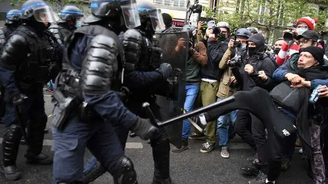 درگیری‌ شدید بین پلیس و معترضان در پاریس