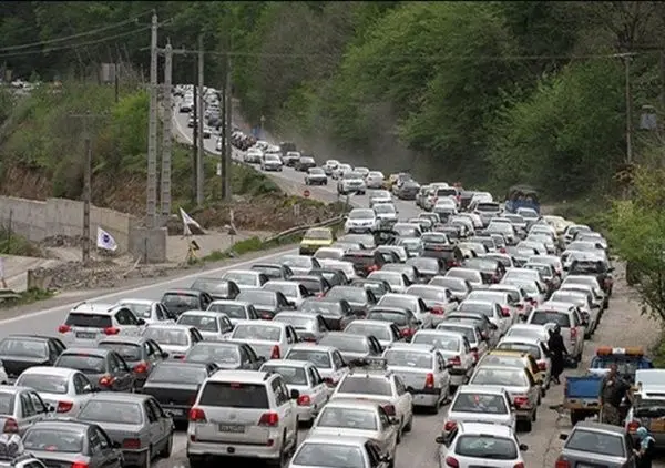 ترافیک سنگین در محورهای چالوس و هراز 
