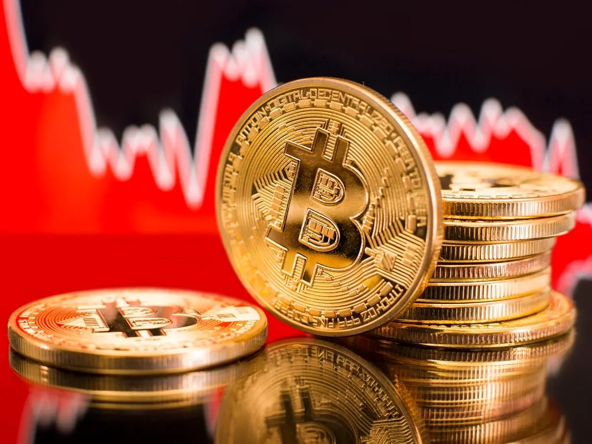 سقوط آزاد بیت کوین ادامه دارد + قیمت رمزارزها