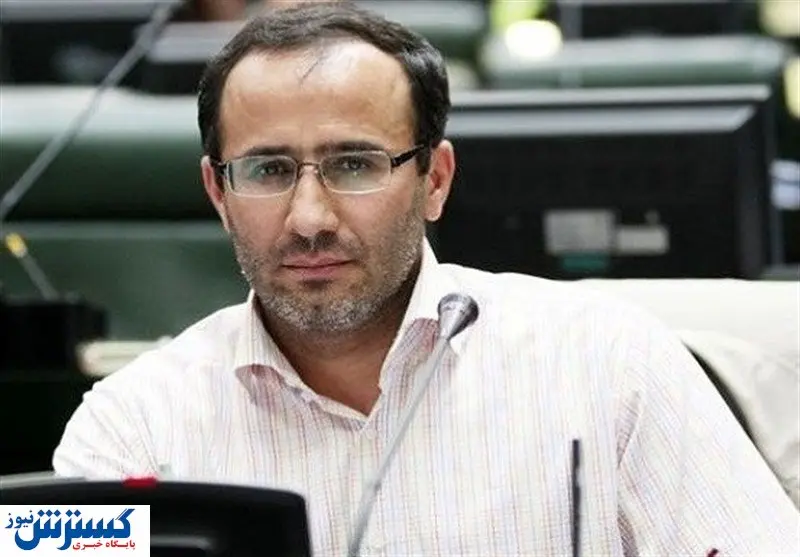 تذکر کتبی نمایندگان به مسئولان اجرایی کشور/ تذکر بیش از ۵۰ نماینده مجلس درباره عدم قیمتگذاری دلاری محصولات فولادی، پتروشیمی و خودرویی در داخل