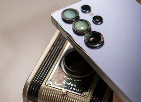 سامسونگ راز گوشیهای تاشو را فاش کرد؛ گلکسی زد فولد ۸ آماده انقلاب شد