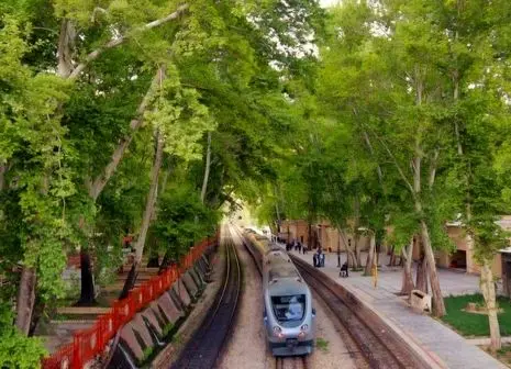 فرصت طلایی برای گردشگری ایران: درآمد ارزی دولت بیشتر می‌شود