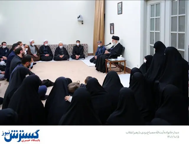 دیدار خانواده آیت الله مصباح یزدی با رهبر انقلاب