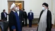 روحانی دفتر ریاست جمهوری را تحویل رئیسی داد