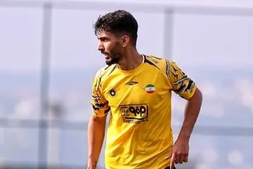 عذرخواهی بازیکن پرسپولیس به‌خاطر مهمانی شبانه + عکس