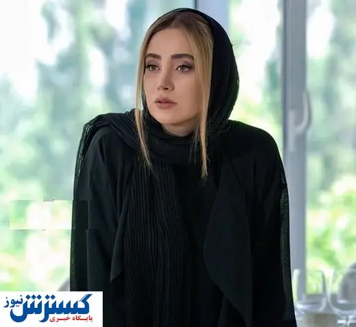 تیپ متفاوت بهاره افشاری با یک مانتو جیغ / دیوانه بازی بهاره افشاری در مترو تهران