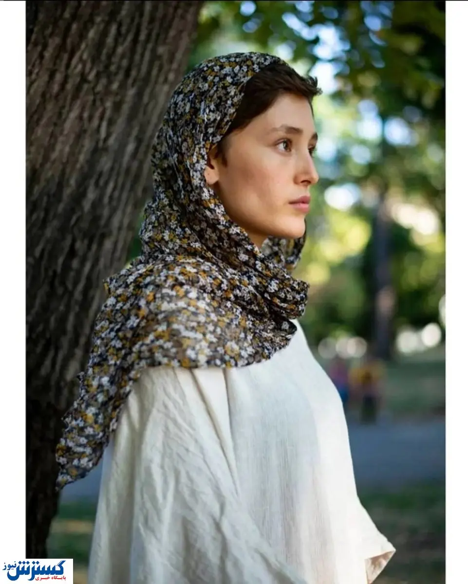 تیپ متفاوت فرشته حسینی در باران+عکس