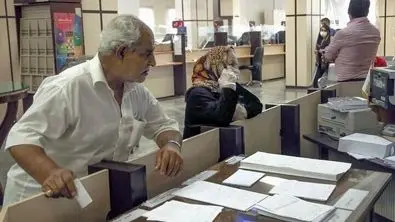 بانک مرکزی پرداخت حقوق بازنشستگان نیروهای مسلح را متوقف کرد | ماجرا چیست؟