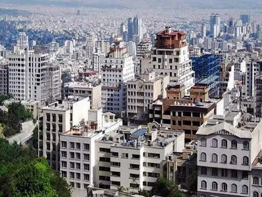 نیمی از ساختمان های تهران برج هستند