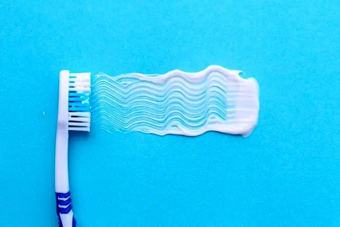 9 کاربرد عالی برای استفاده از خمیر دندان که نمیدانستید