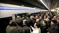 عدم نظارت، عامل هرج و مرج در مترو/ چرا برخی فرهنگ متروسواری ندارند 