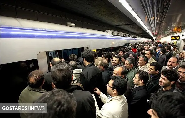 عدم نظارت، عامل هرج و مرج در مترو/ چرا برخی فرهنگ متروسواری ندارند 