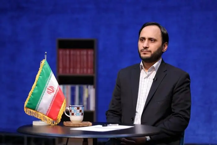 تیکه تند سخنگوی جوان دولت به روحانی در اولین نشست خبری خود