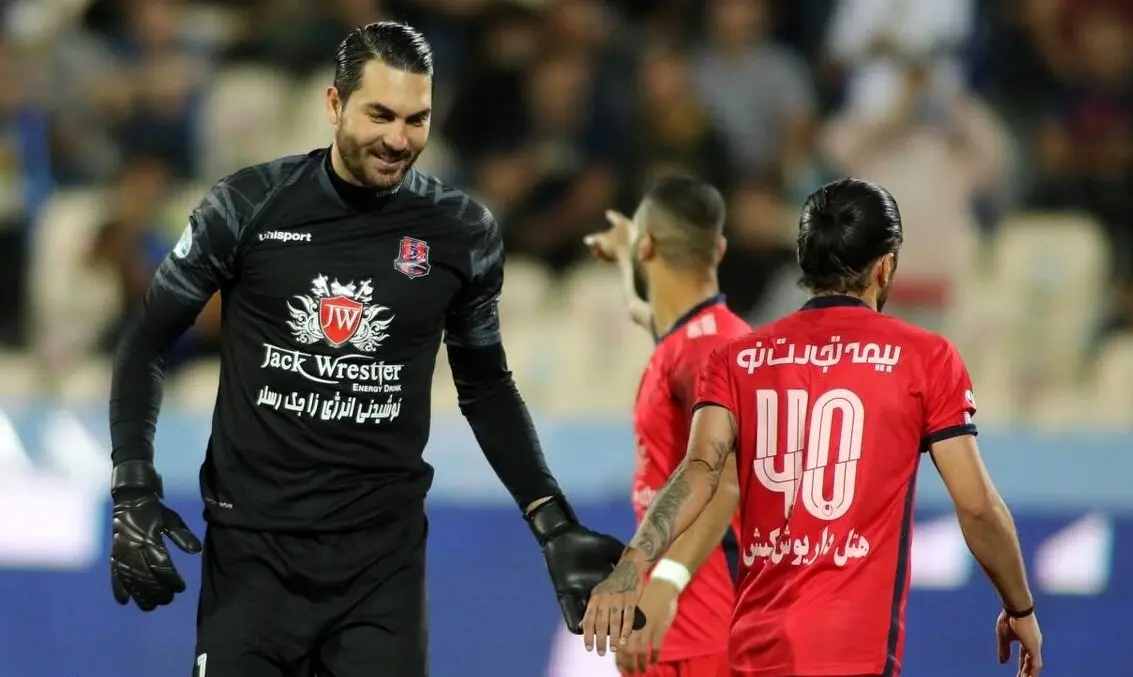 چشمک گربه سیاه استقلال به پرسپولیس