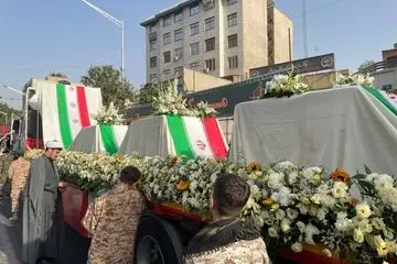 گزارش لحظه به لحظه از مراسم تشییع شهدای جنگ اسرائیل و ایران