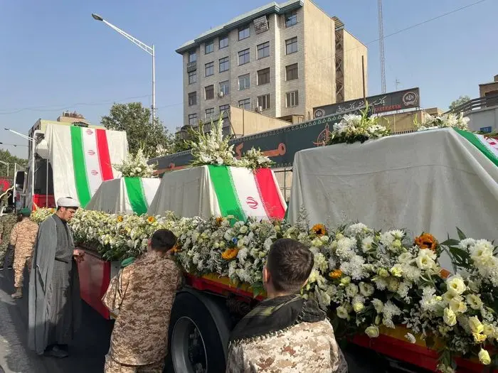 گزارش لحظه به لحظه از مراسم تشییع شهدای جنگ اسرائیل و ایران