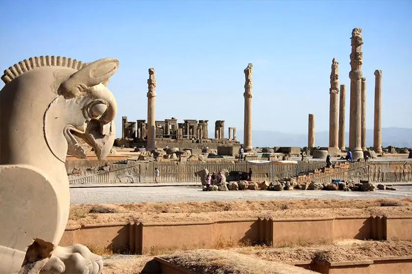 هزینه یک شب اقامت در نزدیک تخت جمشید+جدول