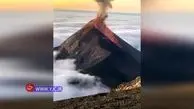 لحظه شروع فوران یک آتشفشان از نزدیک + فیلم