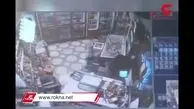 سرقت موبایل مغازه دار در یک چشم بهم زدن! + فیلم