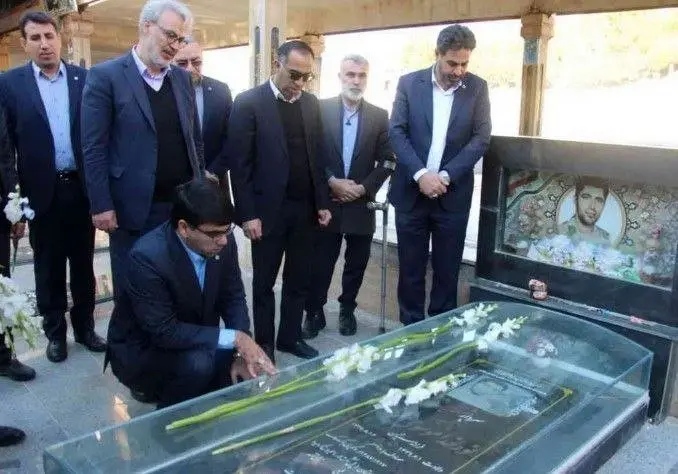تجدید میثاق مدیرعامل بانک توسعه تعاون با آرمانهای شهدا