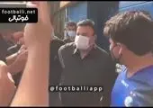 تجمع هواداران خشمگین استقلال/ مددی تهدید شد + تصاویر