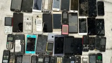 وقتی مردم توان خرید گوشی ندارند؛ بازار ضایعات موبایل داغ شد