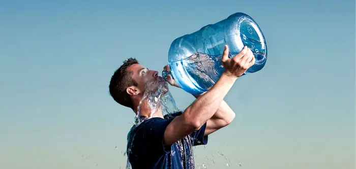 پایتخت‌نشینان ۱.۲ برابر دریاچه چیتگر آب مصرف می‌کنند