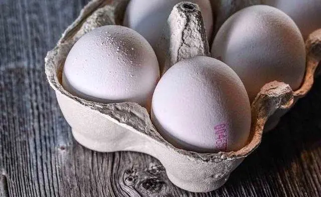 قیمت روز تخم ‌مرغ در بازار (۹۹/۰۹/۱۱) + جدول