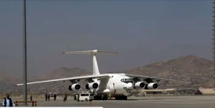 طالبان ۶ هواپیمای امریکا را گروگان گرفت