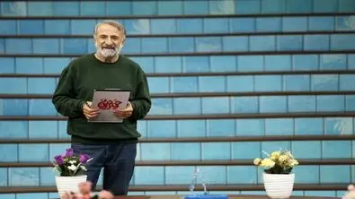 بازیگر جنجالی مجری ویژه برنامه شب یلدا شد!