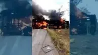 ده‌ها نفر در تصادف اتوبوس در آتش سوختند