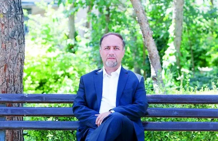 مسئولان فقط می خواهند اعتراضات را «جمع» کنند/ مردم باید حرف آخر را بزنند