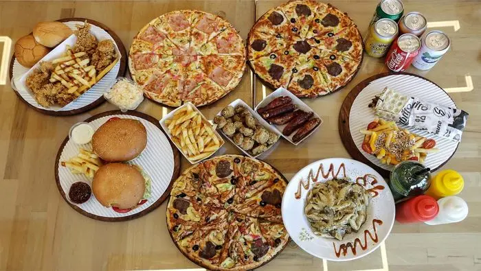 بعد از خوردن پیتزا چه اتفاقی در بدن رخ می‌دهد؟