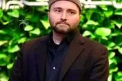 بیوگرافی اکتای براهنی کارگردان فیلم پرحاشیه پیرپسر