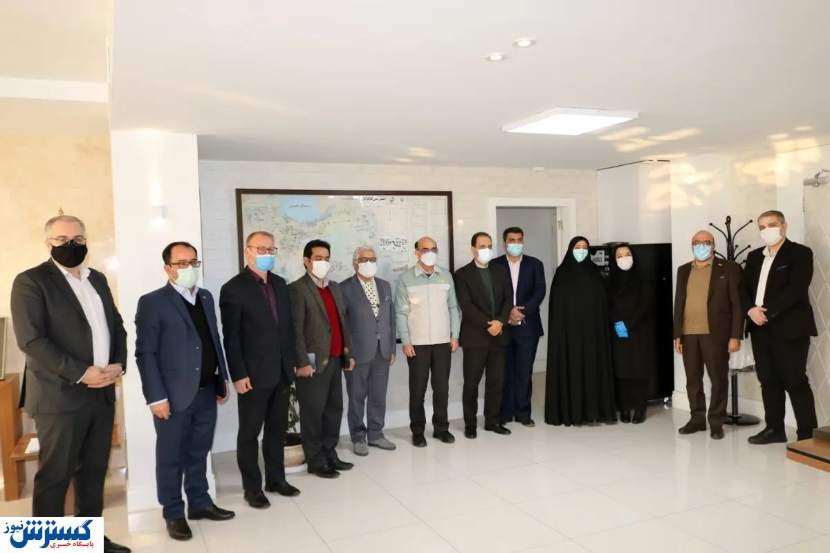 تقدیر از مدیرعامل و مدیر روابطعمومی فولاد مبارکه +تصاویر