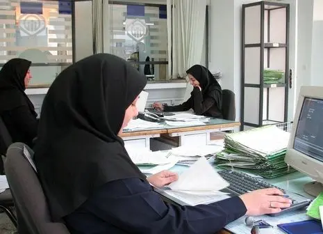 راهنمای کامل محاسبه اضافه کاری ۱۴۰۴: از ساعت موظفی تا دستمزد نهایی!