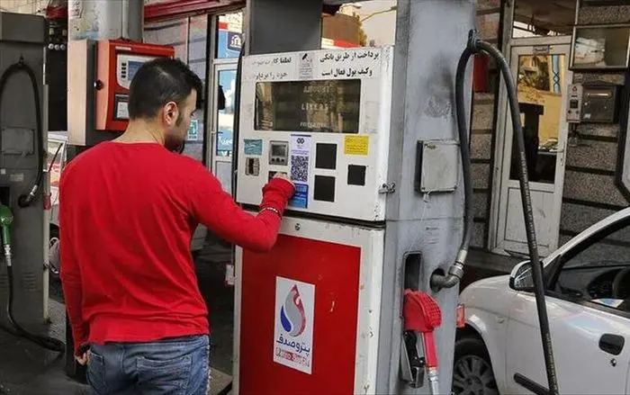  قیمت بنزین لیتری 30 هزارتومانی صحت دارد؟ | قیمت بنزین قاچاق نجومی شد!